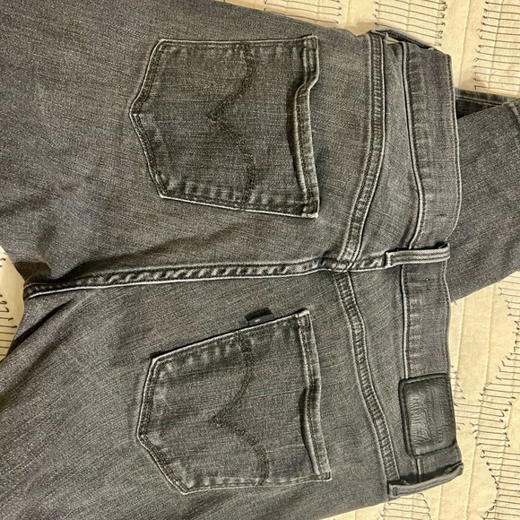 311 Shaping Skinny Black Levi Jeans - Picture 3 of 3